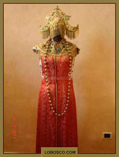 lobosco.com_00003490_abiti_donna_woman_dress_etnico_ethnic_rosso_red_costumi_abiti_teatrali_storici_carnevale_spettacolo_costumes_clothing_theatrical_historical_carnival_performance_thailandia_mekong_dancer.jpg