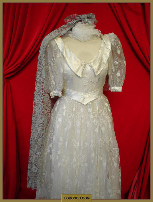 lobosco.com_00003763_abiti_donna_woman_dress_halloween_bianco_white_costumi_abiti_teatrali_storici_carnevale_spettacolo_costumes_clothing_theatrical_historical_carnival_performance_sposa_cadavere.jpg